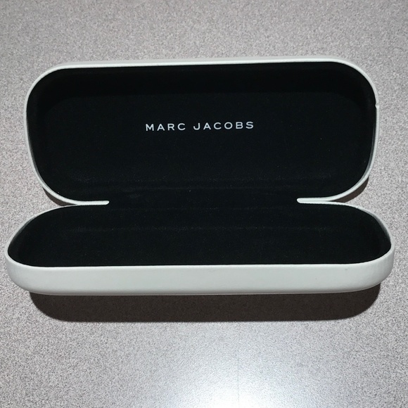 MARC JACOBS HARD EYEGLASSES CASE - Picture 1 of 4